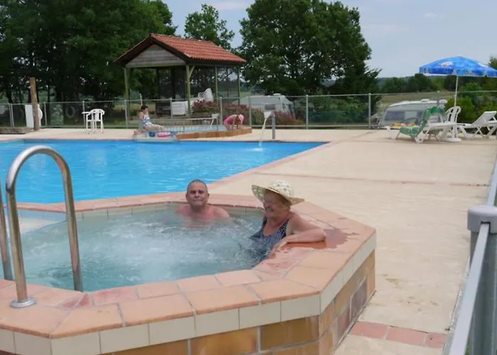 مكان تخييم Mobil 2 Avec Terrasse A - Api-1-52-449 Devillac