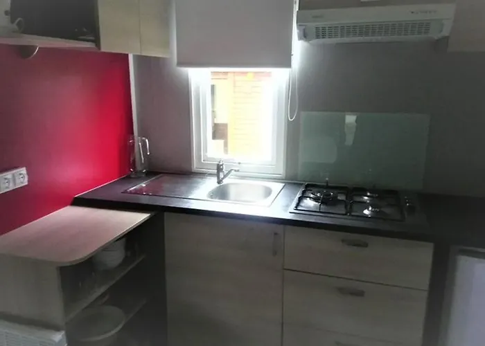 مكان تخييم Mobil 2 Avec Terrasse A - Api-1-52-449 *